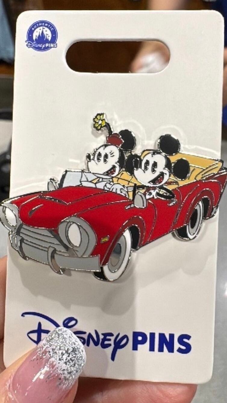 Disney Mickey & Minnie in Convertible Red Car Pin NWT